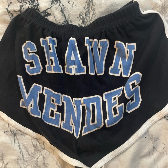 Shawn mendes shorts - Picture 2 of 3